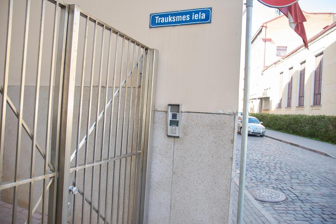 Studio Apartment In The Heart Of Riga Old Town Esterno foto