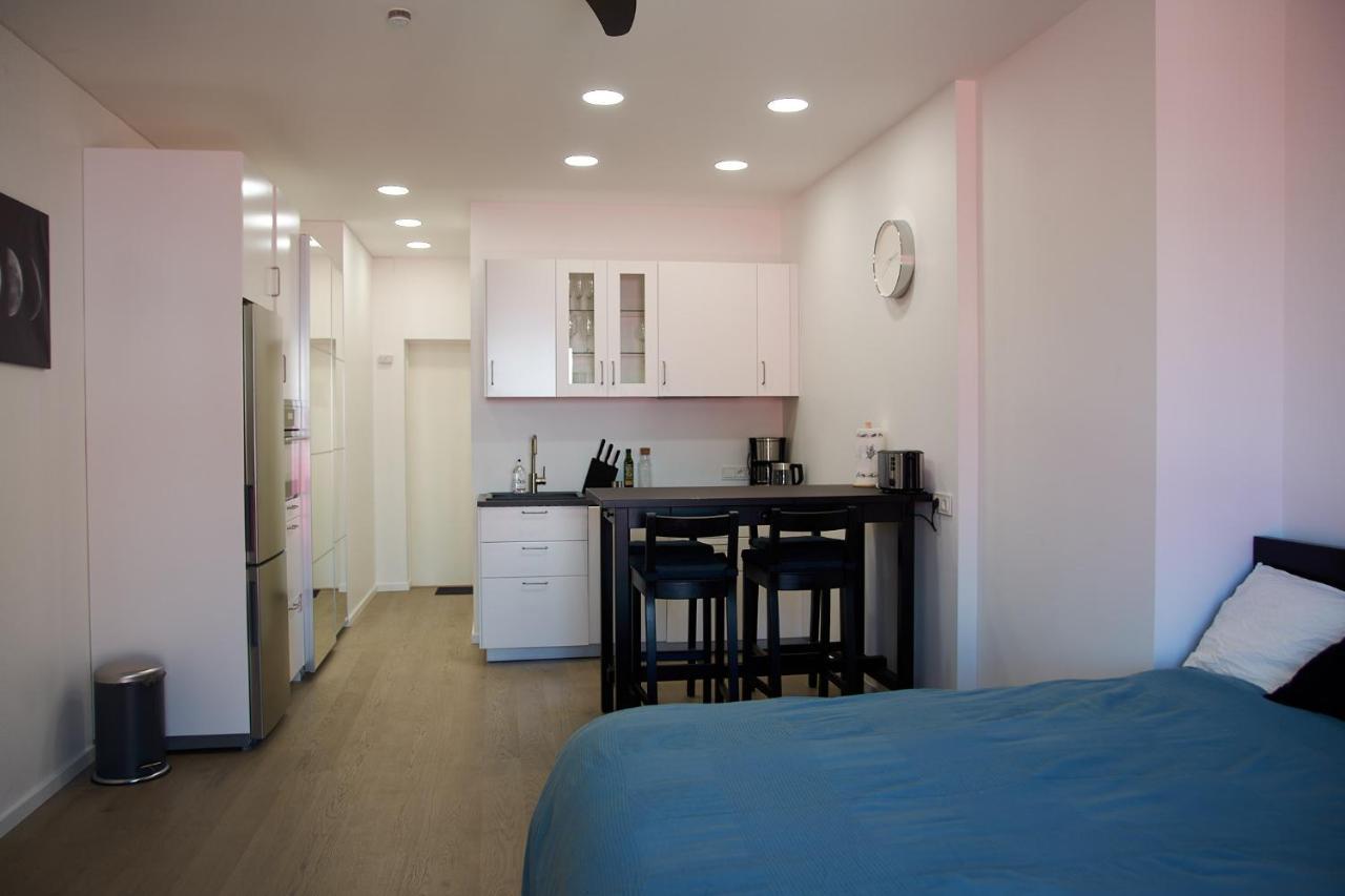 Studio Apartment In The Heart Of Riga Old Town Esterno foto