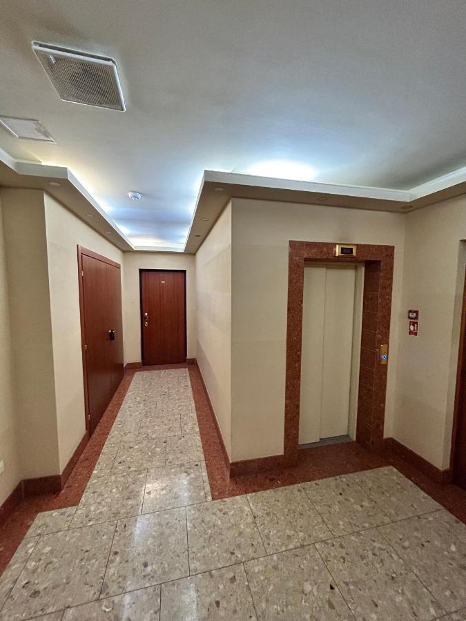 Studio Apartment In The Heart Of Riga Old Town Esterno foto
